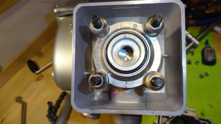 Zylinderkopf montiert